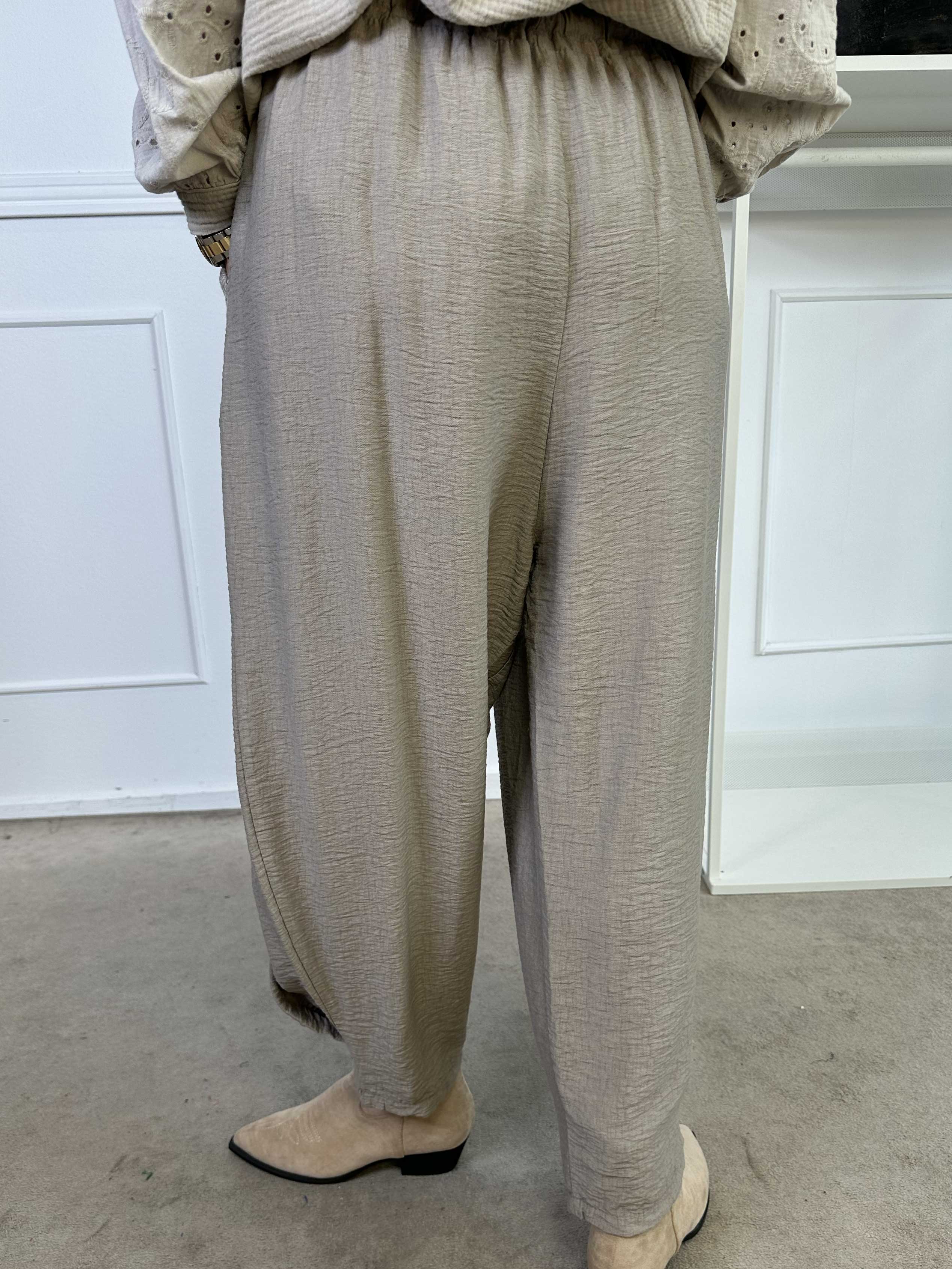 Ines - Løse bukser i viskose med pailletter på lommerne